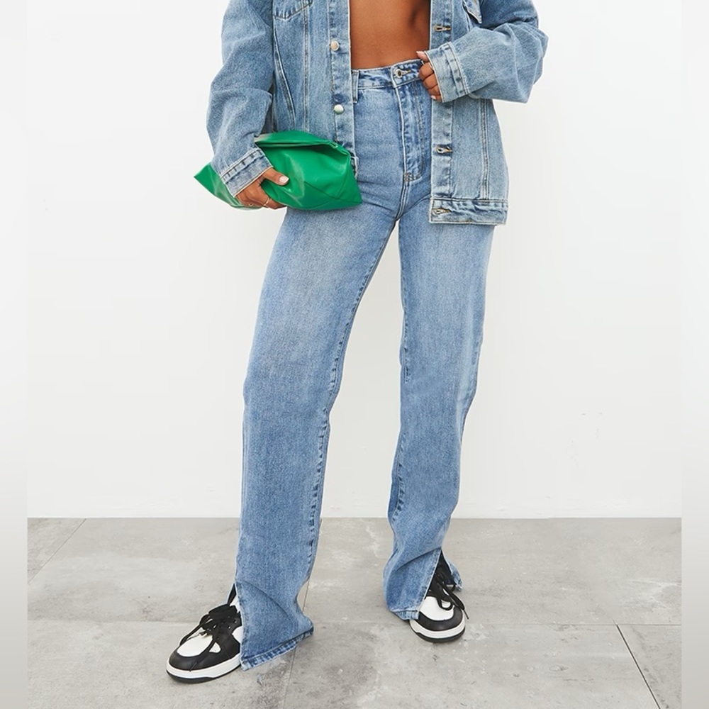 Pretty Little Thing Mid Blue Wash Split Hem Straight Leg Jeans